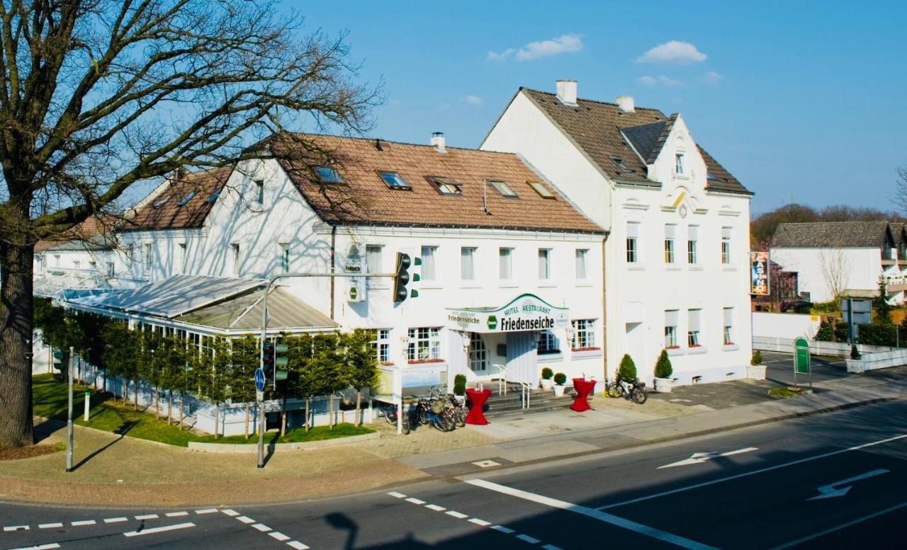Hotel Friedenseiche นอยเคียร์เคน-ฟลุน ภายนอก รูปภาพ